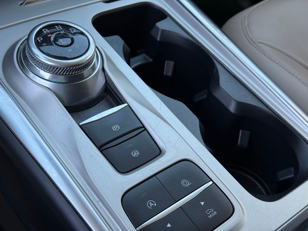 2022 Ford Explorer Limited photo 9
