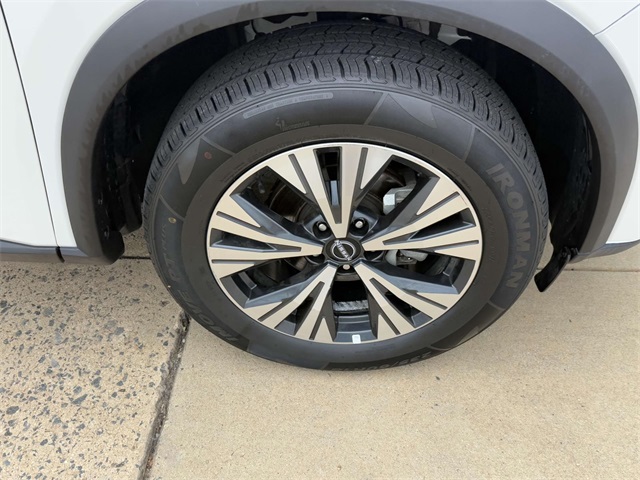 2023 Nissan Rogue SV photo 9