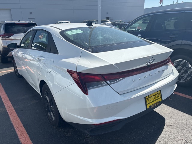 2021 Hyundai Elantra SEL photo 4