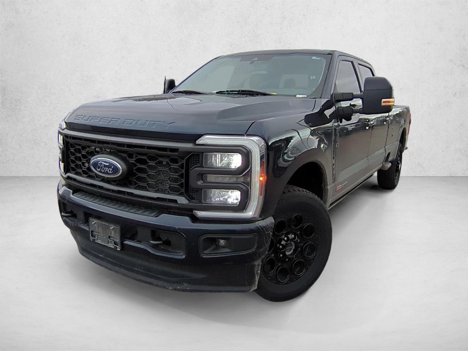 2024 Ford F-350 Super Duty Lariat's photo