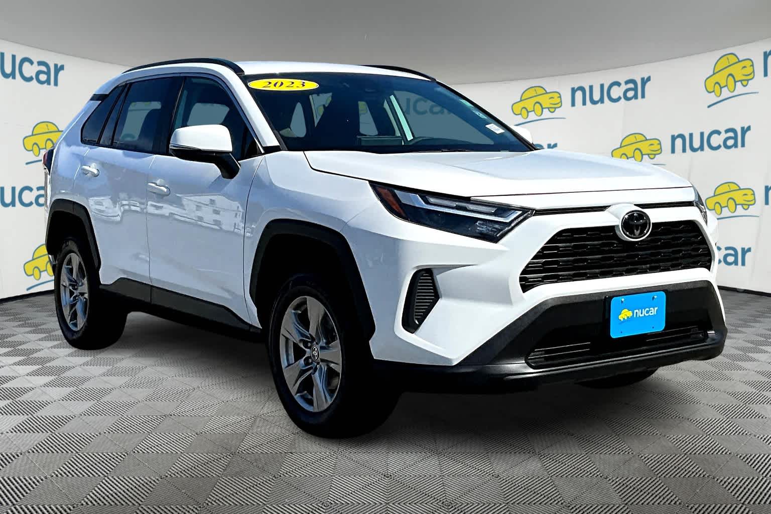 2023 Toyota RAV4 XLE photo 2