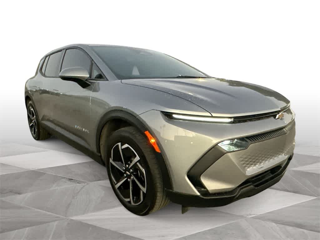 2025 Chevrolet Equinox EV LT photo 2