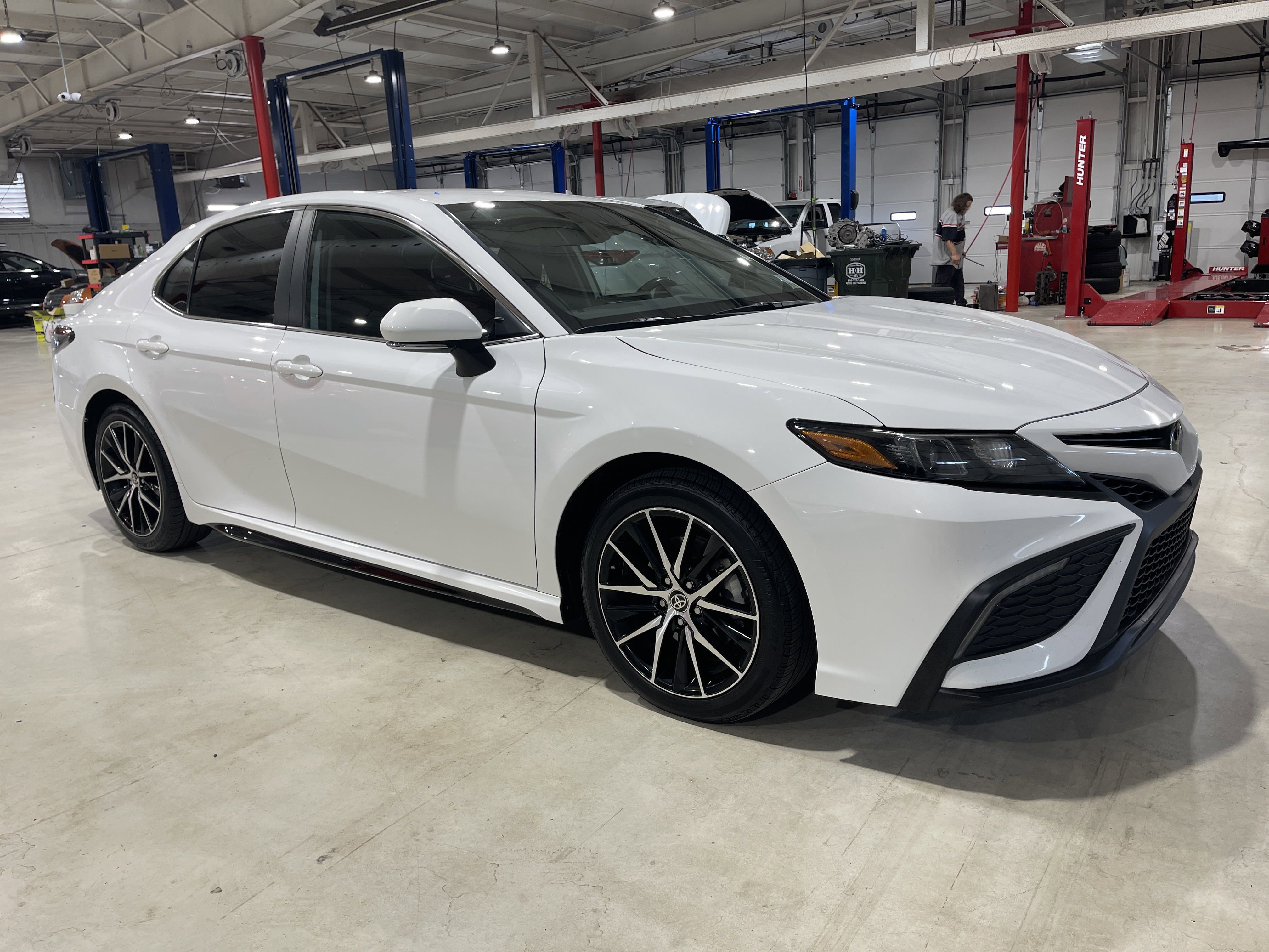 2022 Toyota Camry SE photo 6