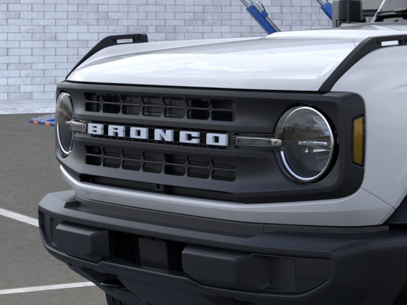 2025 Ford Bronco Base photo 17