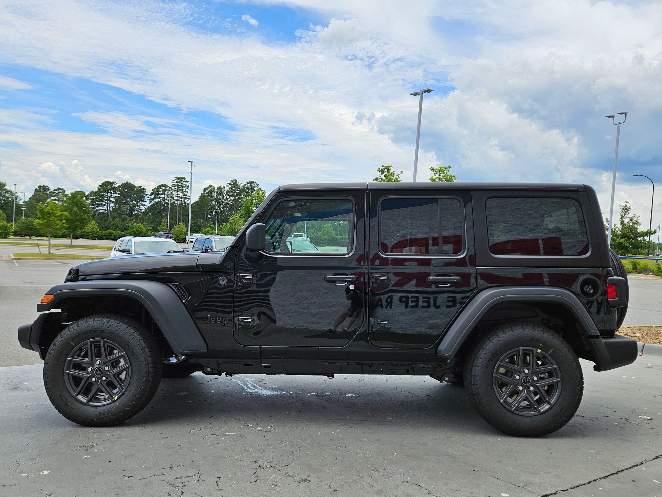 2025 Jeep Wrangler Sport S photo 4