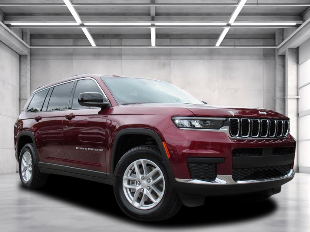 2025 Jeep Grand Cherokee L Laredo's photo