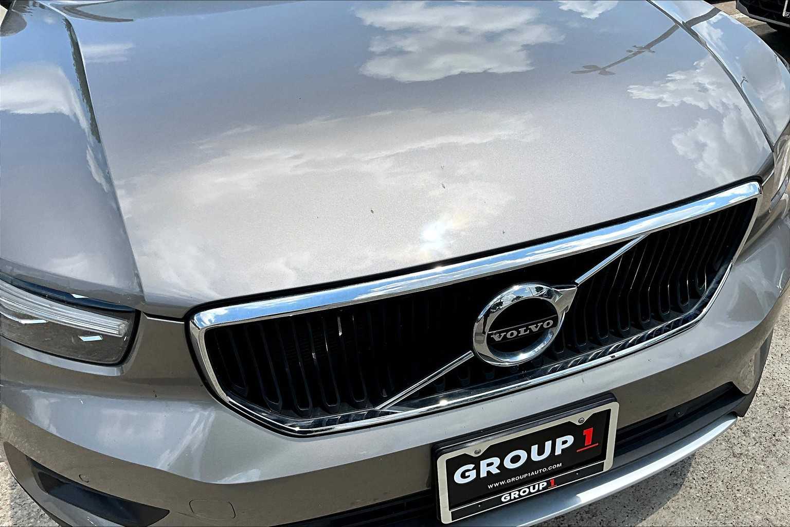 2022 Volvo XC40 Momentum photo 27