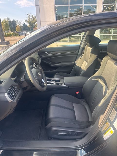 2019 Honda Accord EX photo 10
