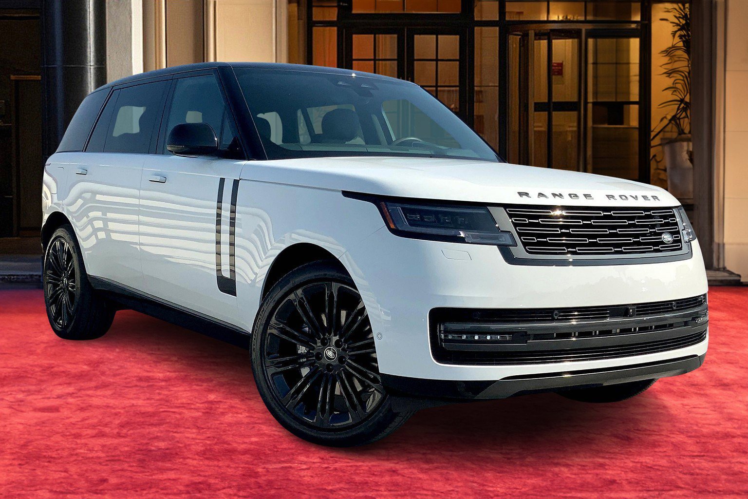 2025 Land Rover Range Rover SE photo 11