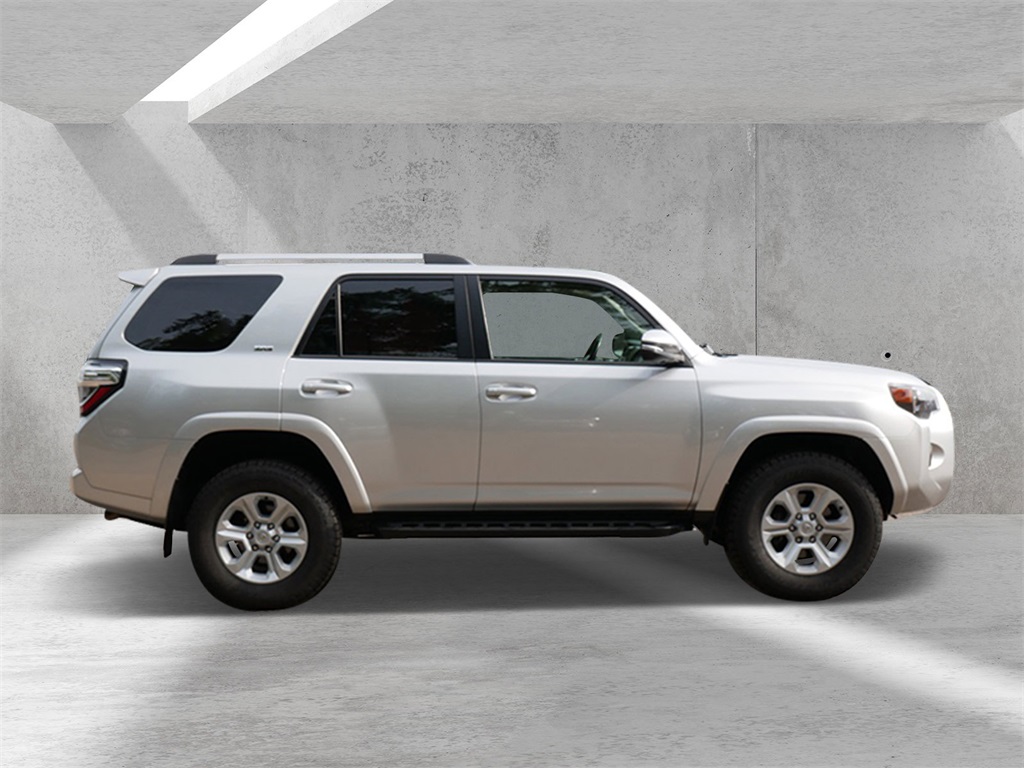 2022 Toyota 4Runner SR5 Premium photo 2