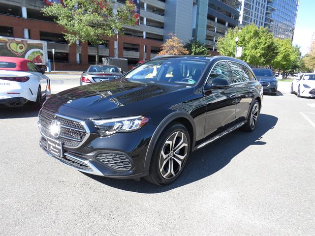 2025 Mercedes-Benz E-Class E450 All-Terrain's photo