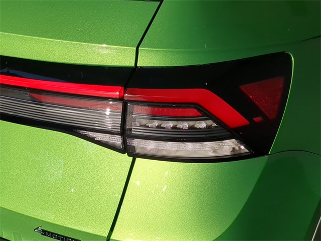 2025 Volkswagen Taos SEL photo 5