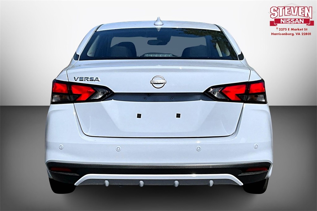 2025 Nissan Versa 1.6 SV photo 3