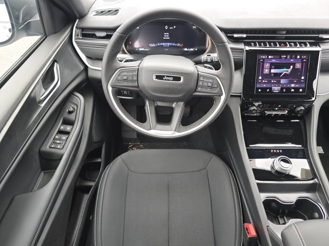 2025 Jeep Cherokee Laredo X photo 3