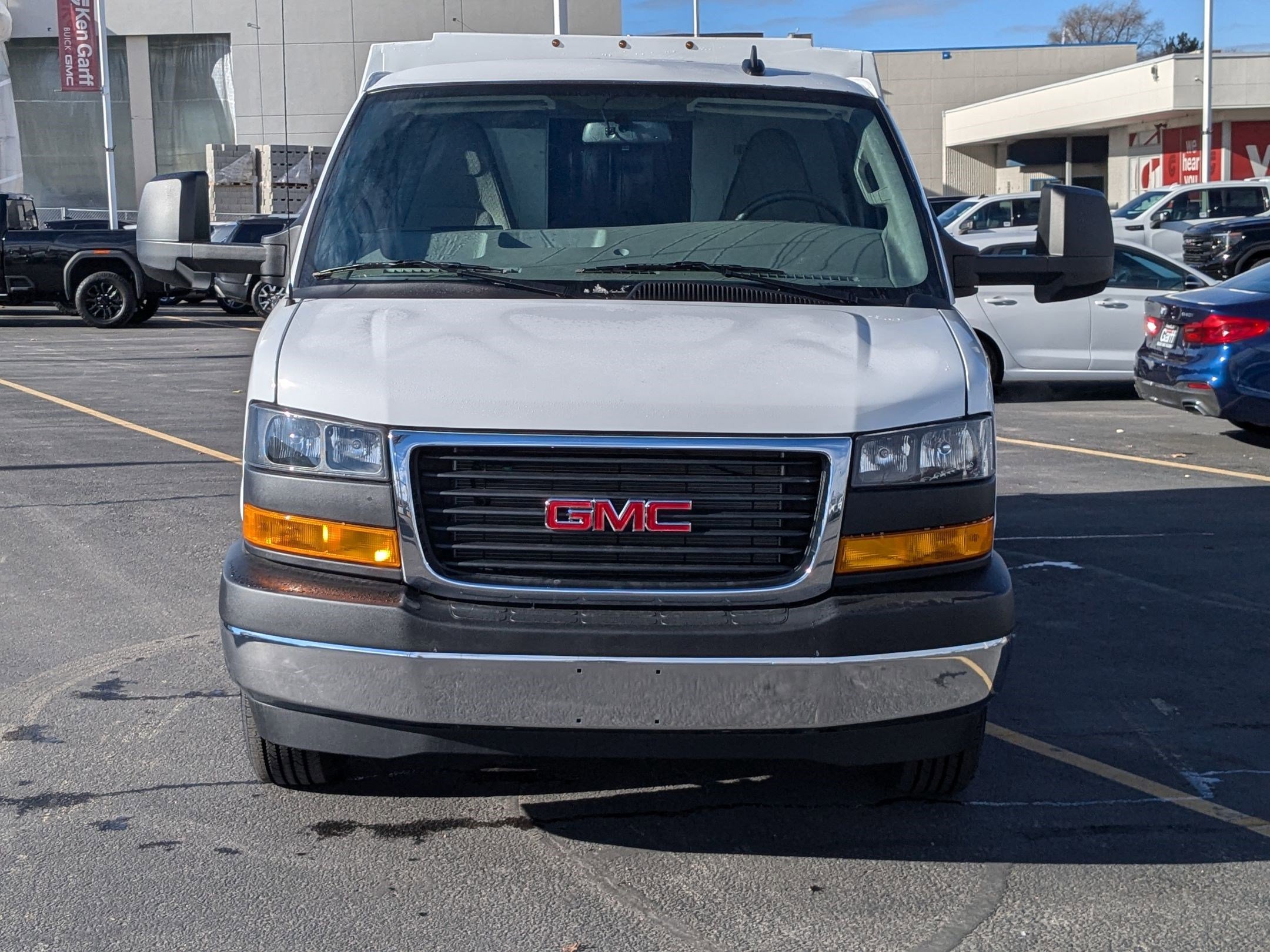 2025 Gmc Savana Cutaway 3500 photo 8