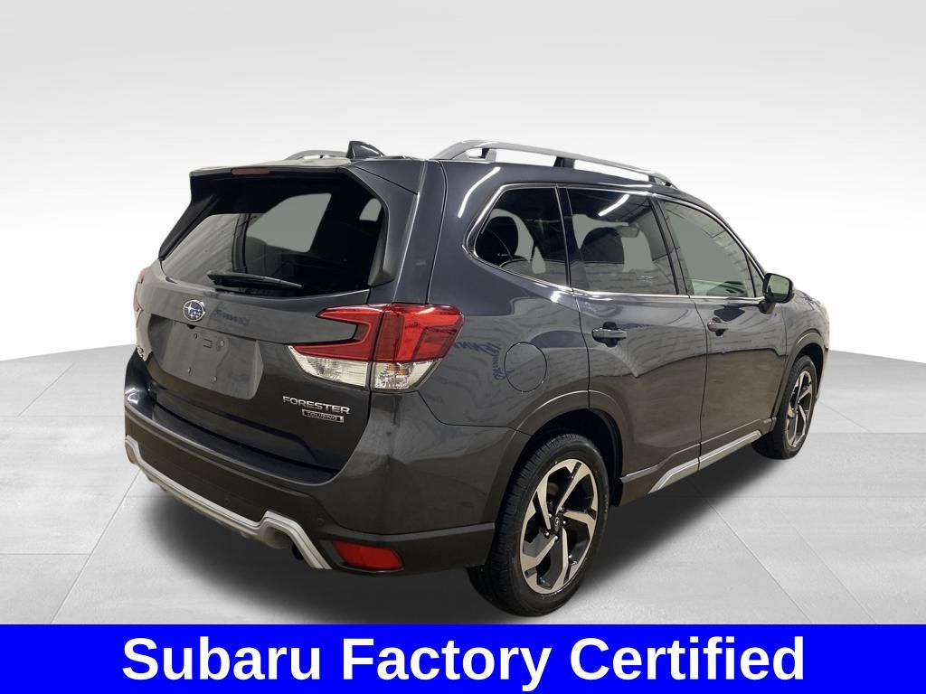 2022 Subaru Forester Touring photo 2