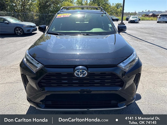 2022 Toyota RAV4 Hybrid SE photo 2