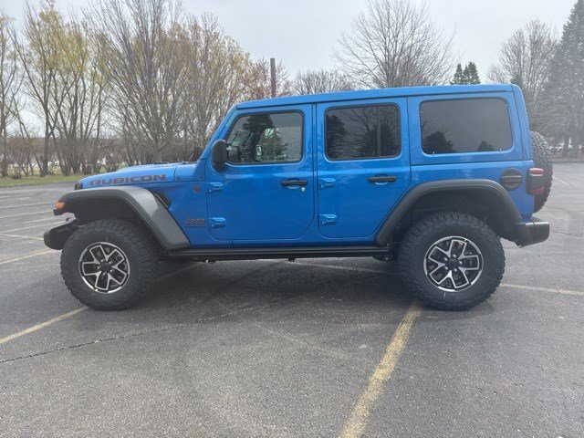 2025 Jeep Wrangler Rubicon photo 2