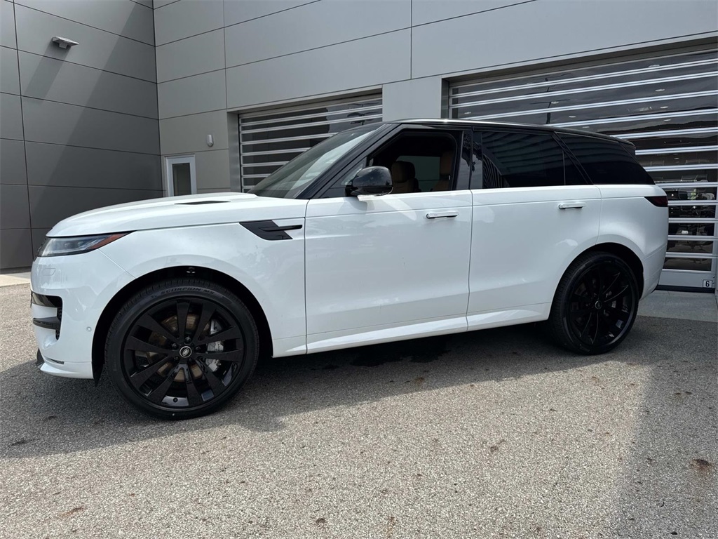 2025 Land Rover Range Rover Sport SE photo 3