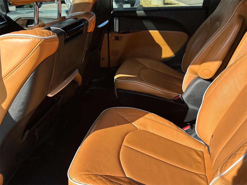 2021 Chrysler Pacifica Hybrid Pinnacle photo 13