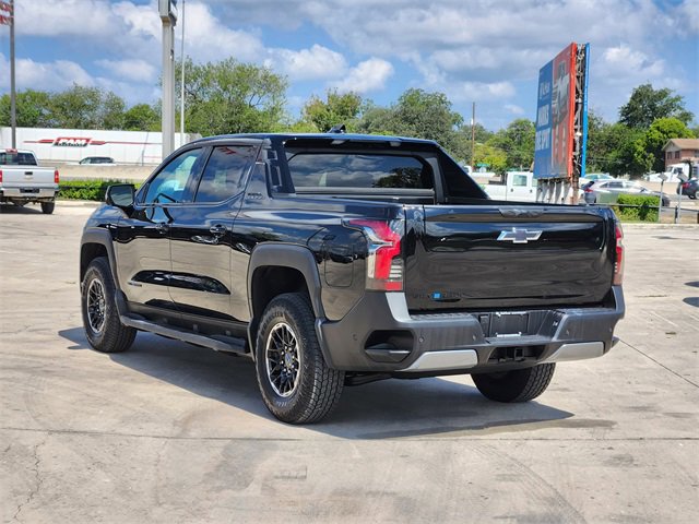 2026 Chevrolet Silverado photo 2