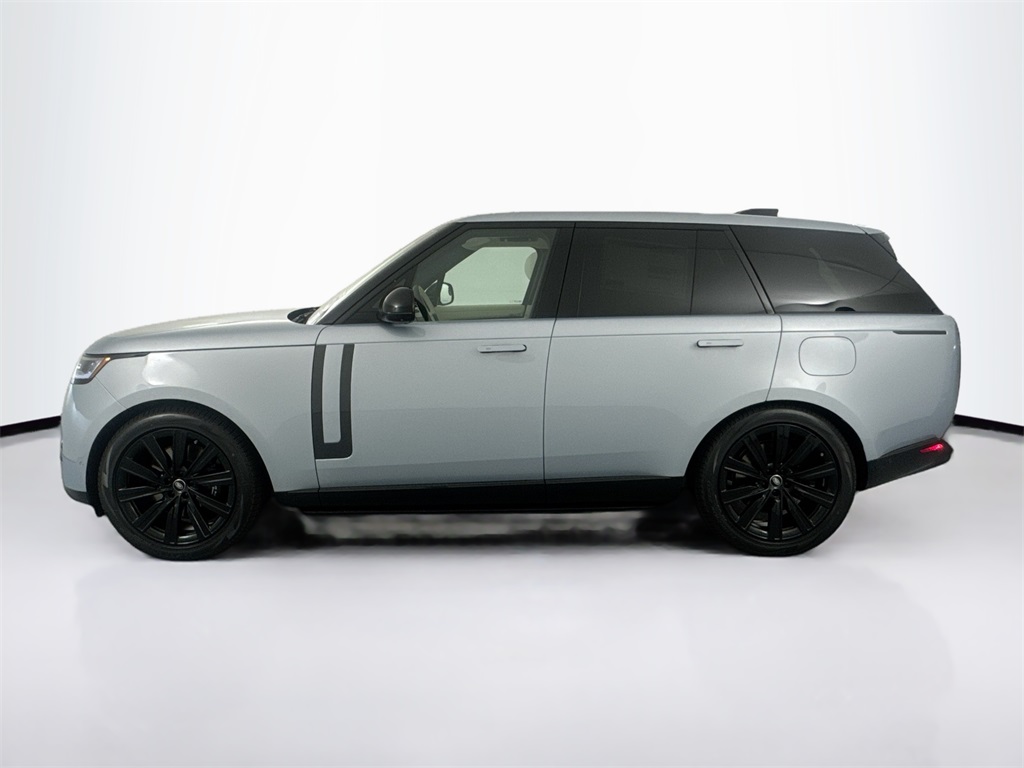 2025 Land Rover Range Rover SE photo 6