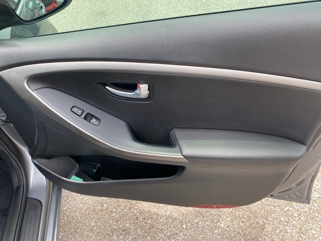 2016 Hyundai Elantra GT Base photo 26
