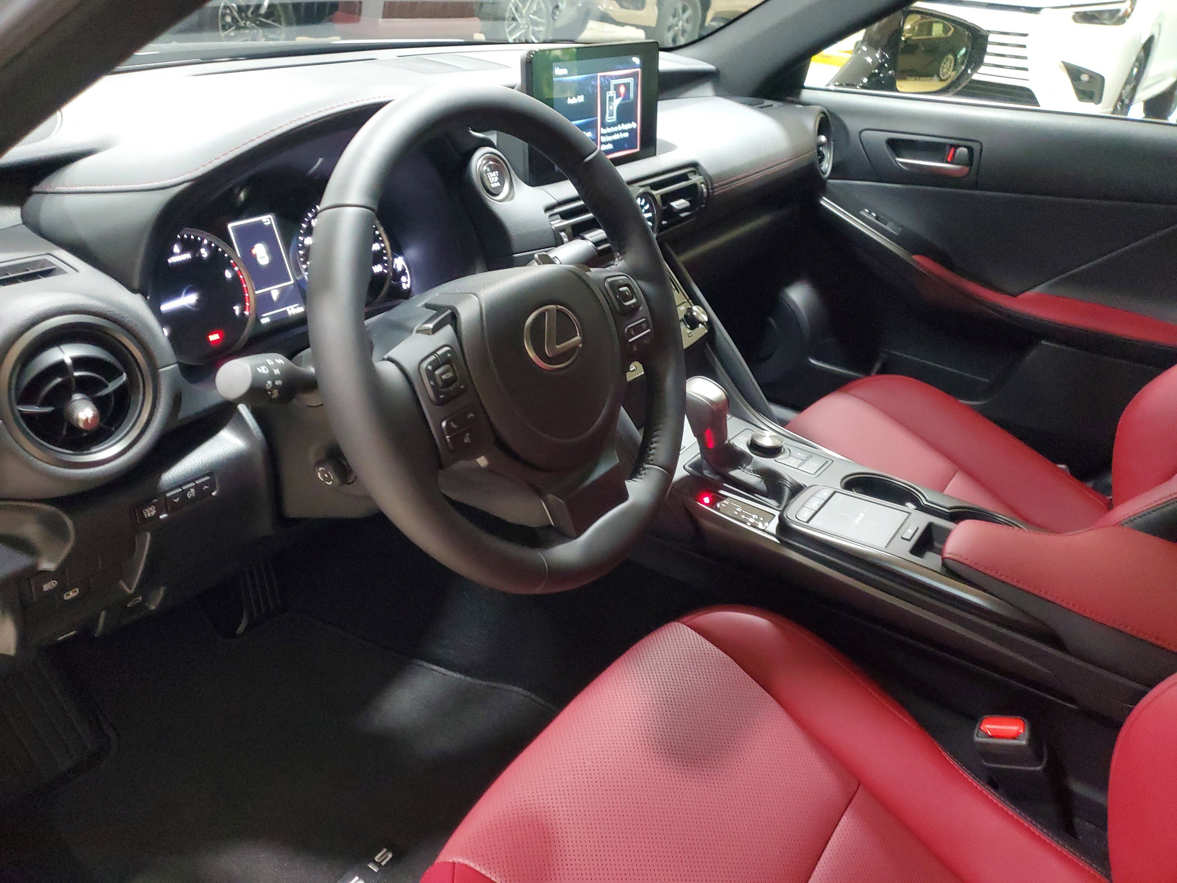 2025 Lexus IS 300 photo 10