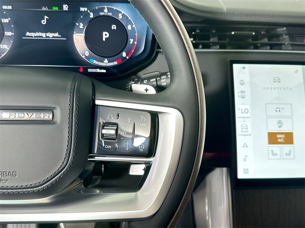 2025 Land Rover Range Rover SE photo 14