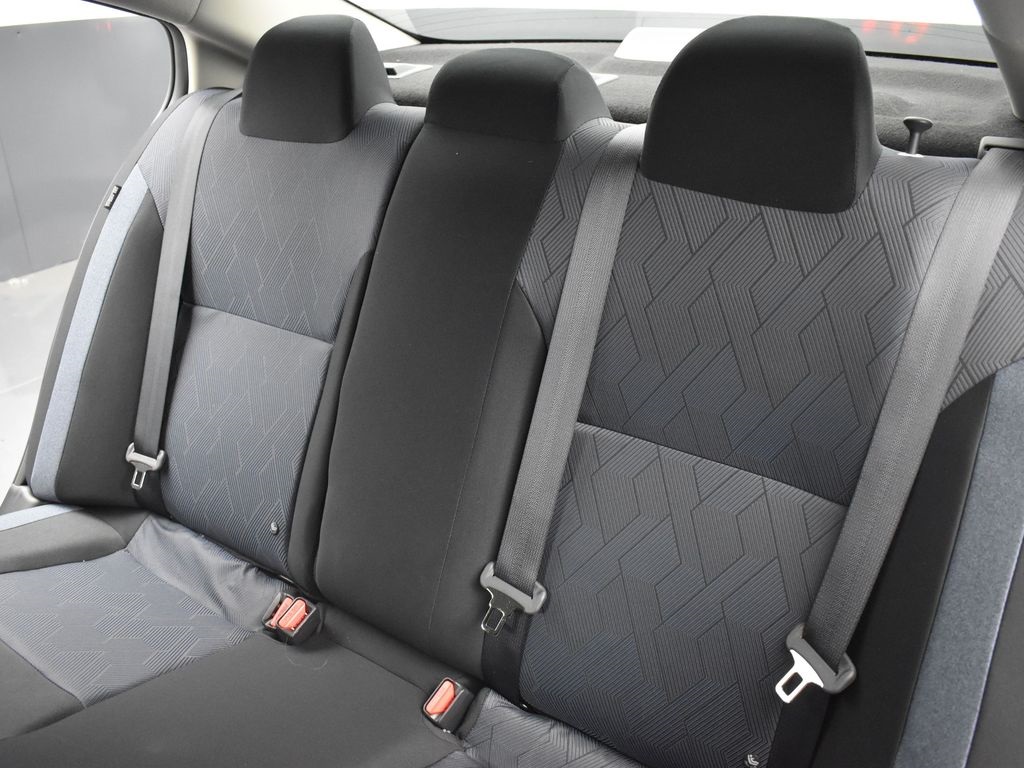 2025 Nissan Versa 1.6 SV photo 16