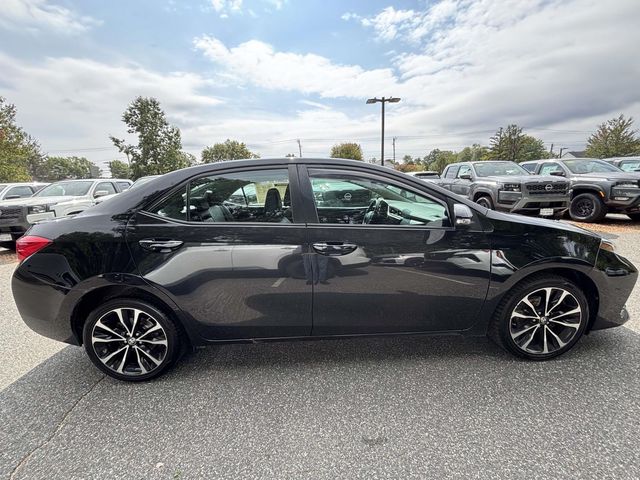 2017 Toyota Corolla XSE photo 4