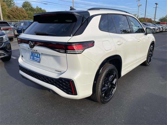 2025 Volkswagen Tiguan SE R-Line Black photo 6
