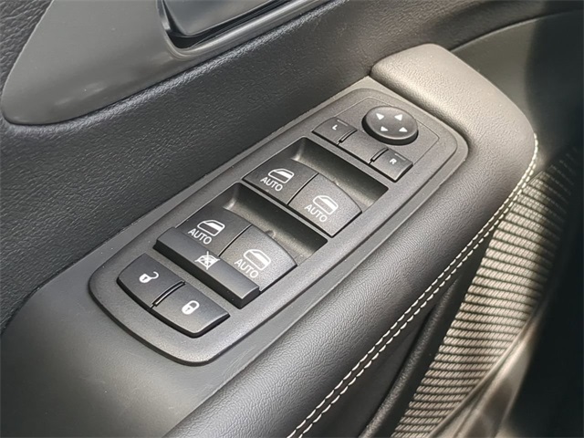 2026 Chrysler Voyager LX photo 25