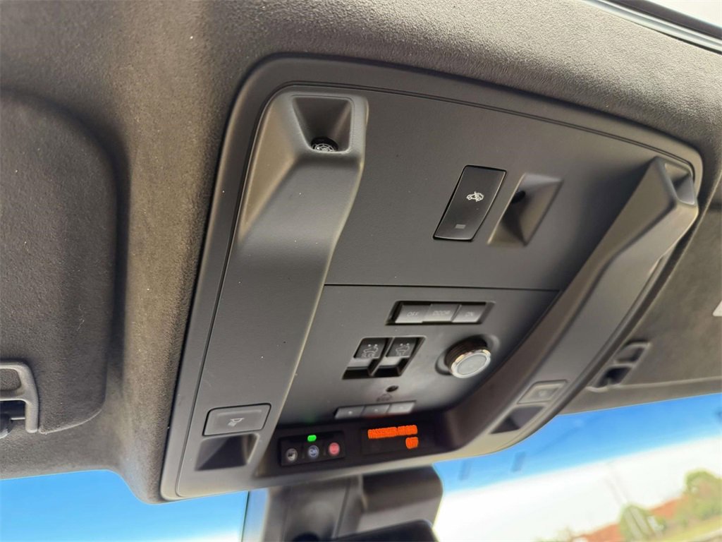 2019 Cadillac Escalade ESV Platinum photo 24