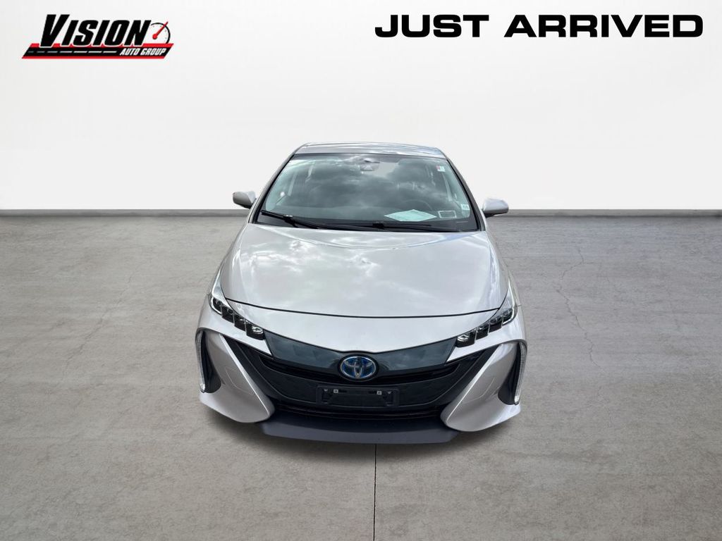2021 Toyota Prius Prime LE photo 2