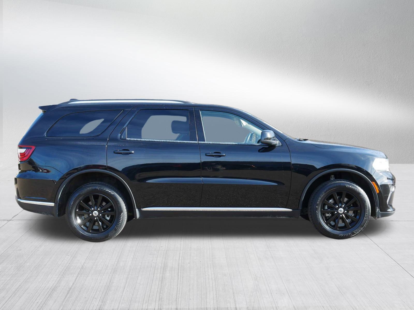 2022 Dodge Durango SXT photo 3