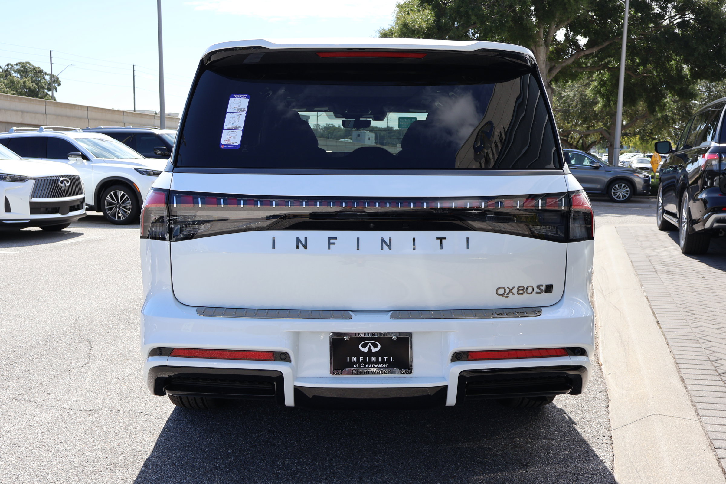 2026 Infiniti QX80 Sensory photo 3