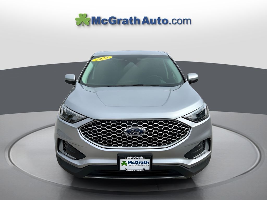 2024 Ford Edge SEL photo 2
