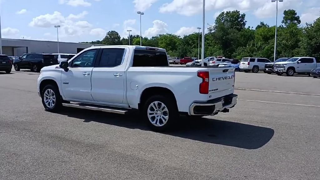 2025 Chevrolet Silverado 1500 LTZ photo 6