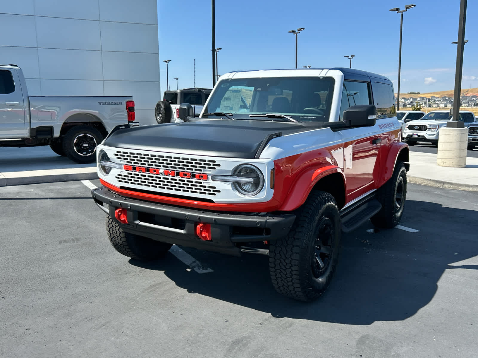2025 Ford Bronco First Edition photo 2