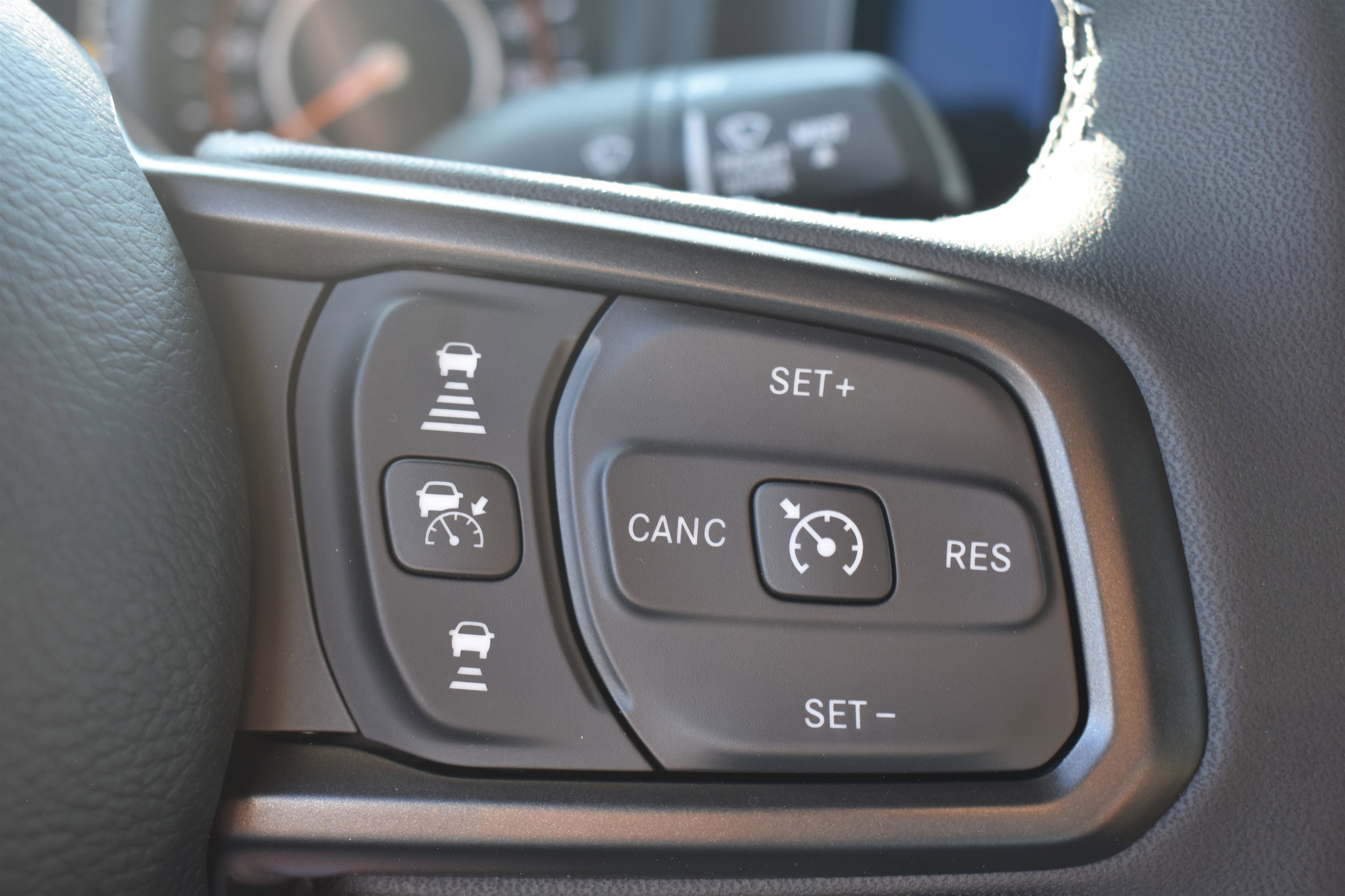 2025 Jeep Gladiator Mojave photo 13
