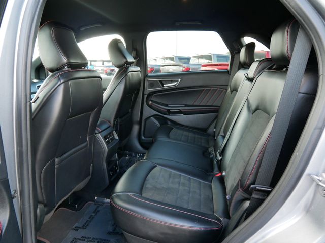 2022 Ford Edge ST photo 2