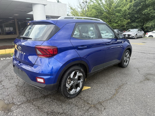 2022 Hyundai Venue SEL Limited photo 3