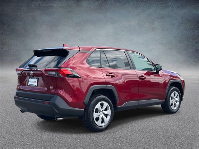 2022 Toyota RAV4 LE photo 2