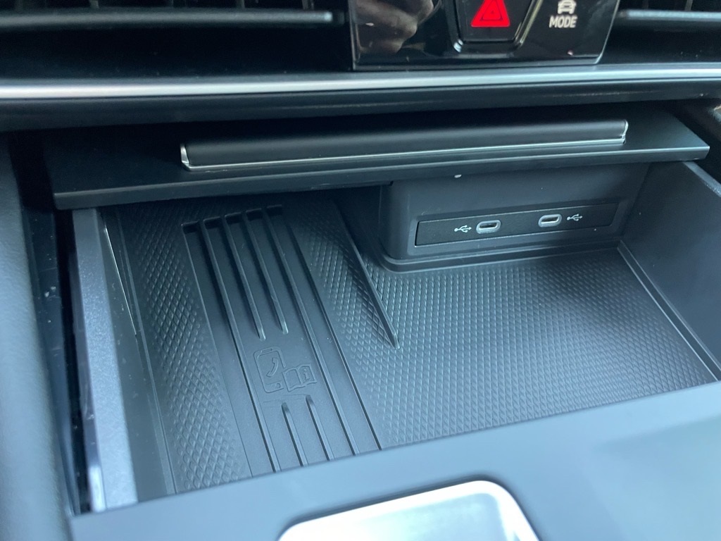 2026 Volkswagen Atlas Cross Sport SE photo 13