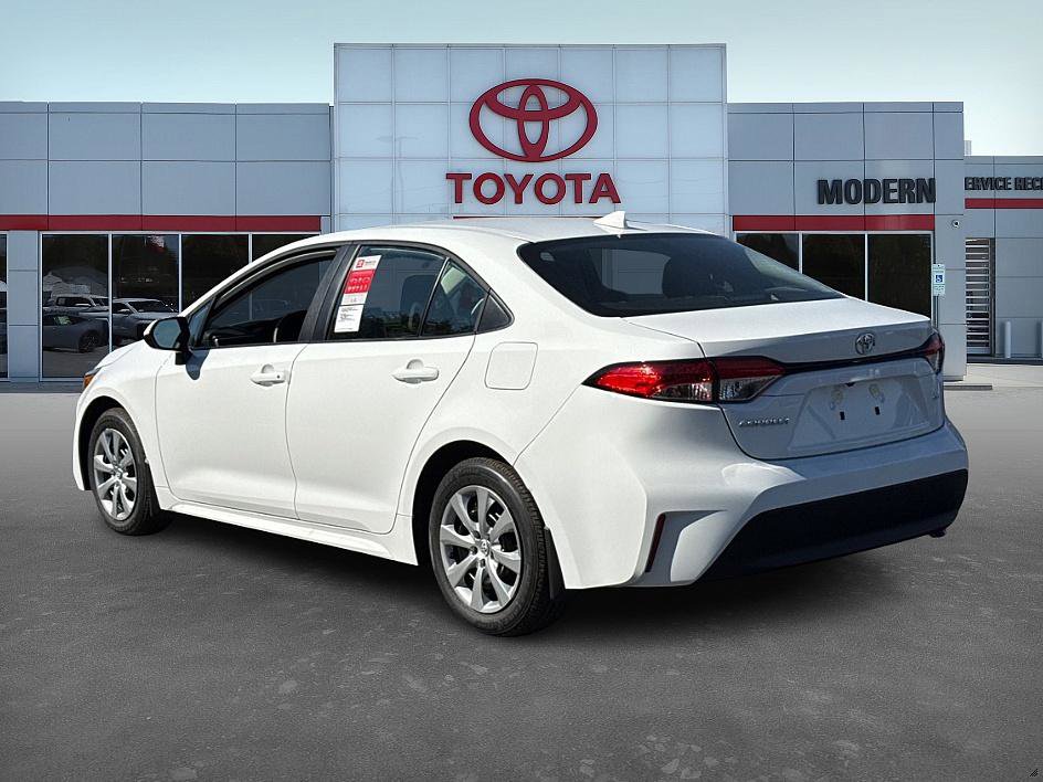 2026 Toyota Corolla LE photo 3