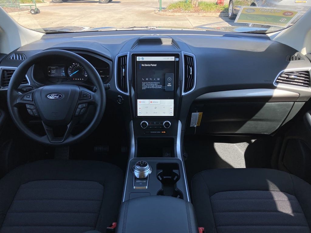 2024 Ford Edge SE photo 3
