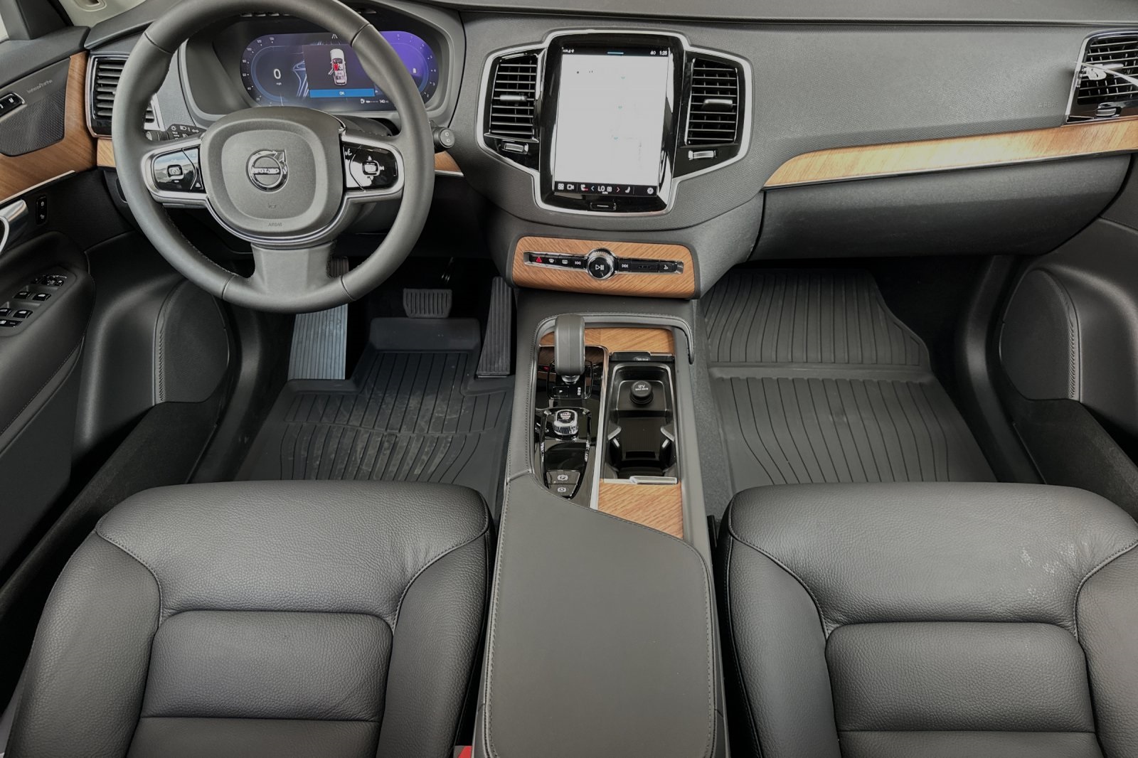 2025 Volvo XC90 Plus photo 12