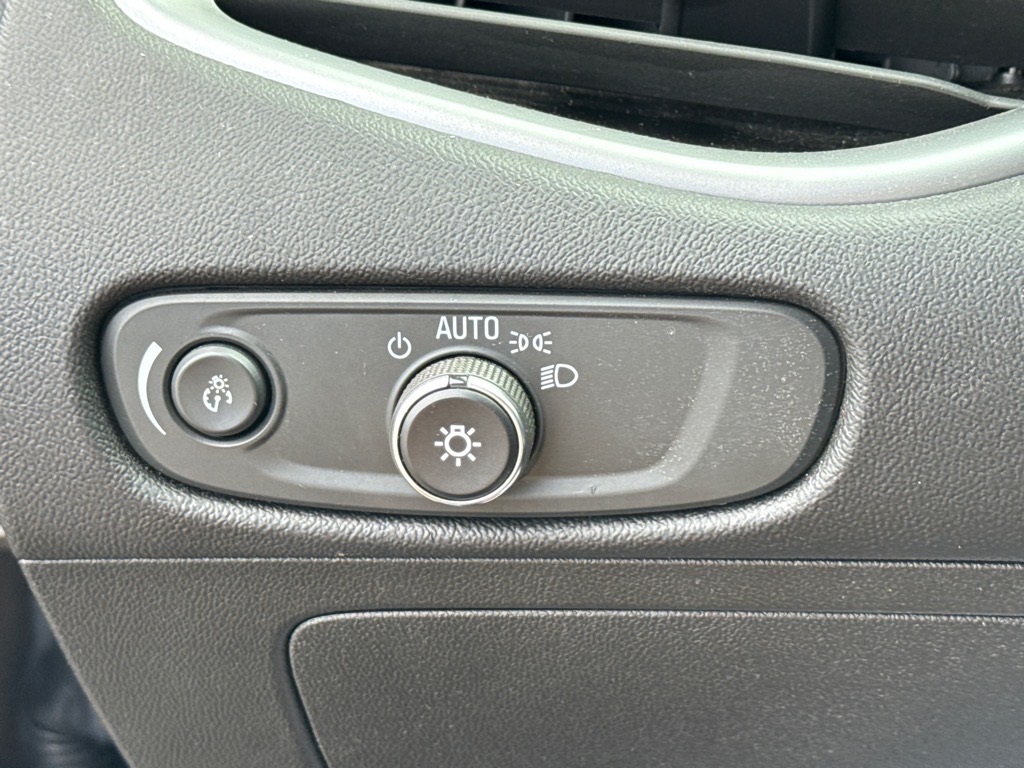 2024 Chevrolet Malibu 1LT photo 14
