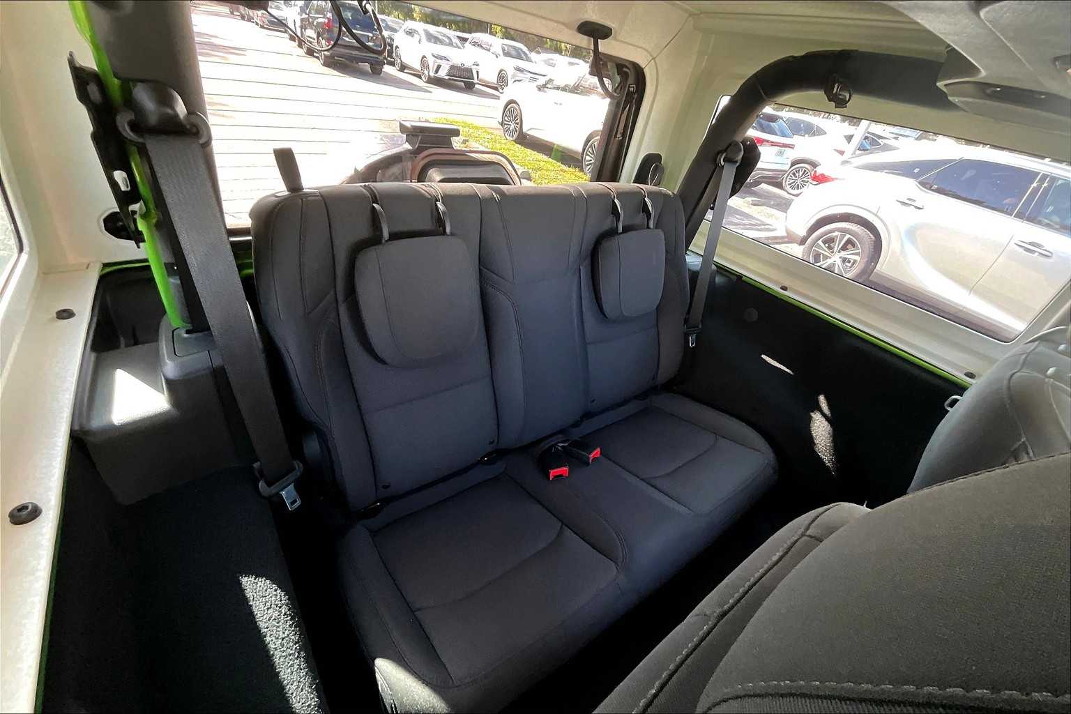 2019 Jeep Wrangler Sport S photo 17